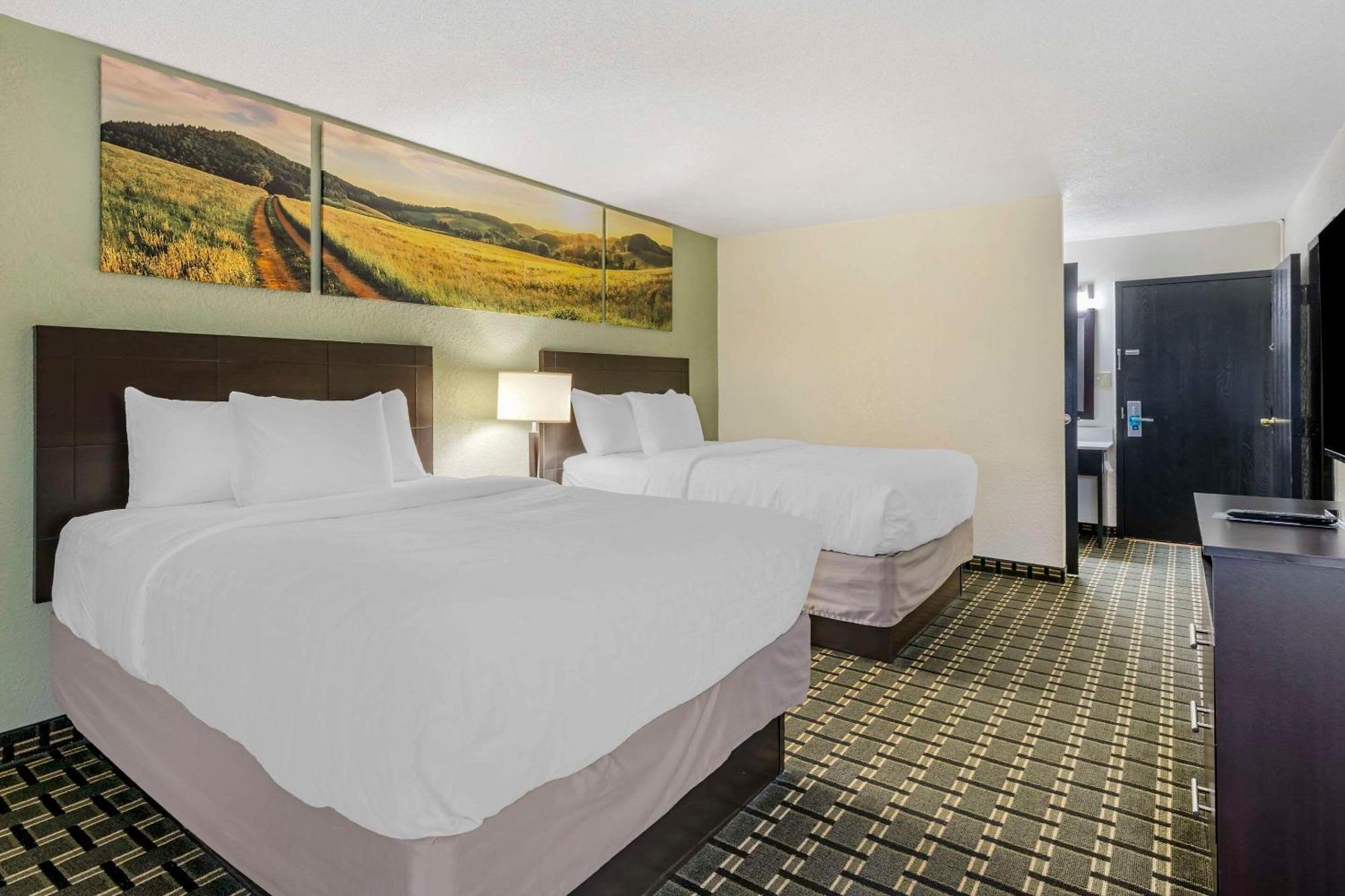 Clarion Pointe Jasper
