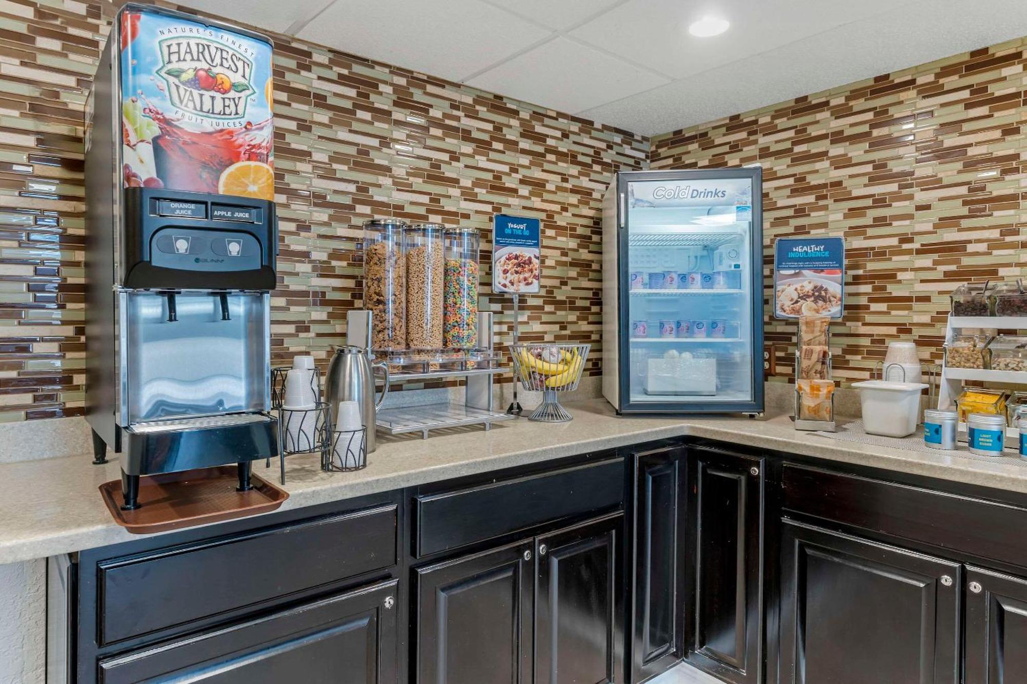 Clarion Pointe 3*