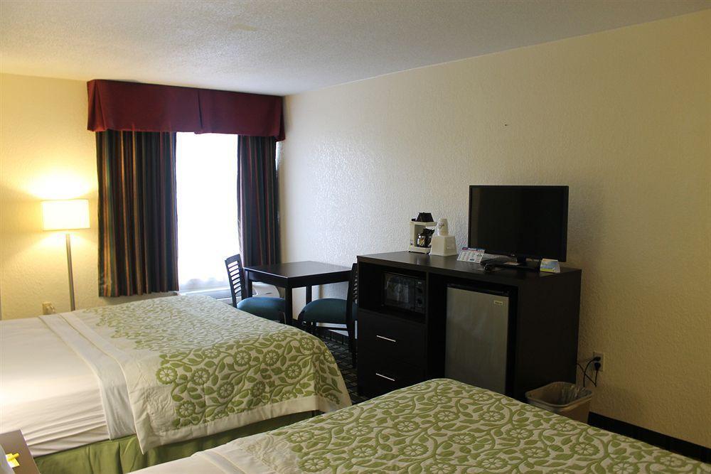 Clarion Pointe